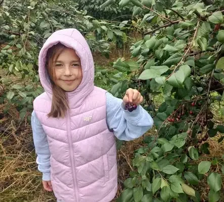 Uczniowie klasy III z Brzozowa Starego odwiedzili sad Państwa Orlińskich