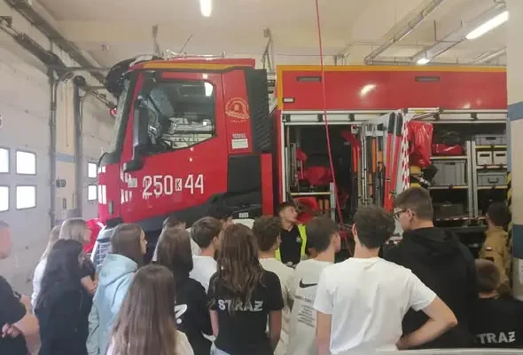 Młodzieżowa Drużyna Pożarnicza z Brzozowa na wycieczce w Krakowie