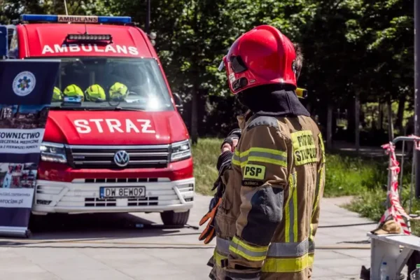Strażacy z Huty Poręby ewakuowali starszego mężczyznę