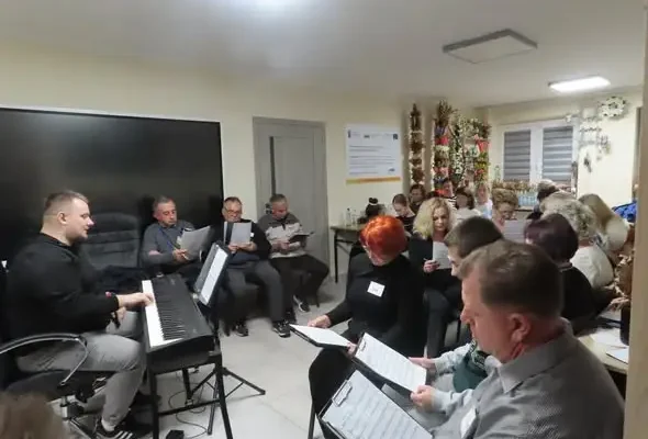 Warsztaty muzyczne w Woli Jasienickiej – chóry z gminy doskonaliły śpiew liturgiczny