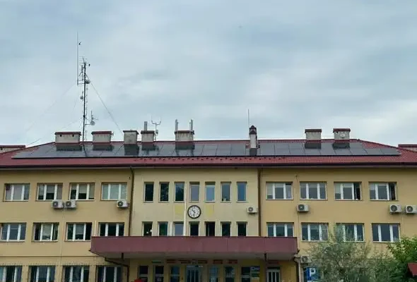 Gmina Nozdrzec inwestuje w fotowoltaikę – urząd gminy z własnym magazynem energii