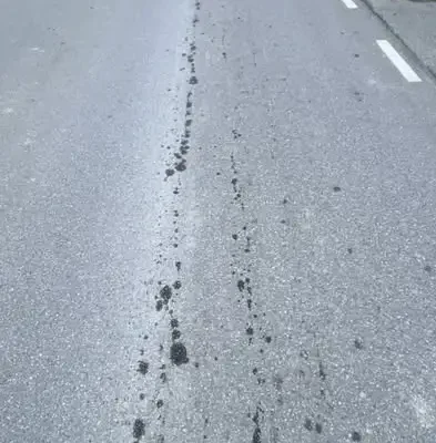 Wyciek substancji ropopochodnej w Siedliskach — interwencja strażaków