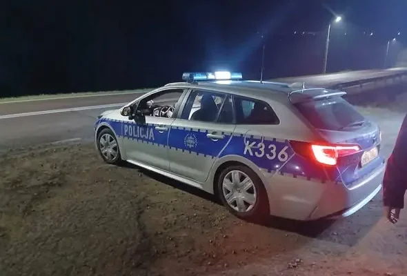 Neutralizacja substancji ropopochodnej na DW 884 w Domaradzu
