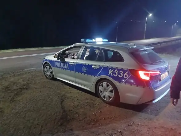 Neutralizacja substancji ropopochodnej na DW 884 w Domaradzu