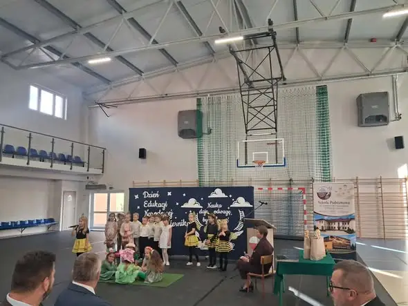 Gminny Dzień Edukacji Narodowej w Iłowie – nagrody i podziękowania dla nauczycieli