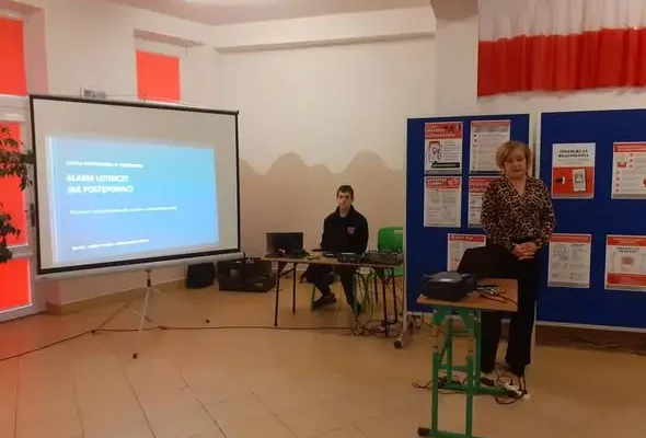 Trześniów: rodziny uczyły się reagować na zagrożenia podczas treningu Akademii OL i OC