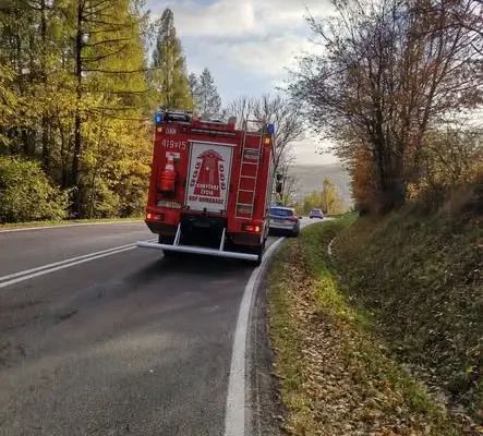 Neutralizacja substancji ropopochodnej na DW 884 w Domaradzu