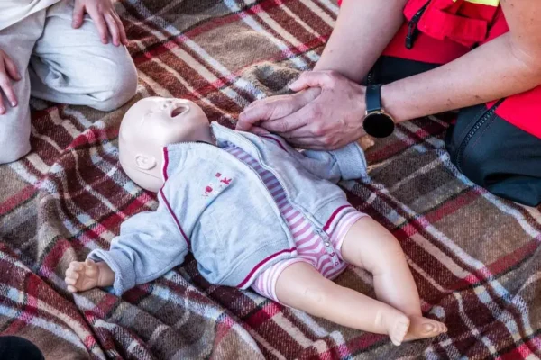 Harcerze z Jasienicy uczyli się pierwszej pomocy na zbiórce „Dąbrowy”